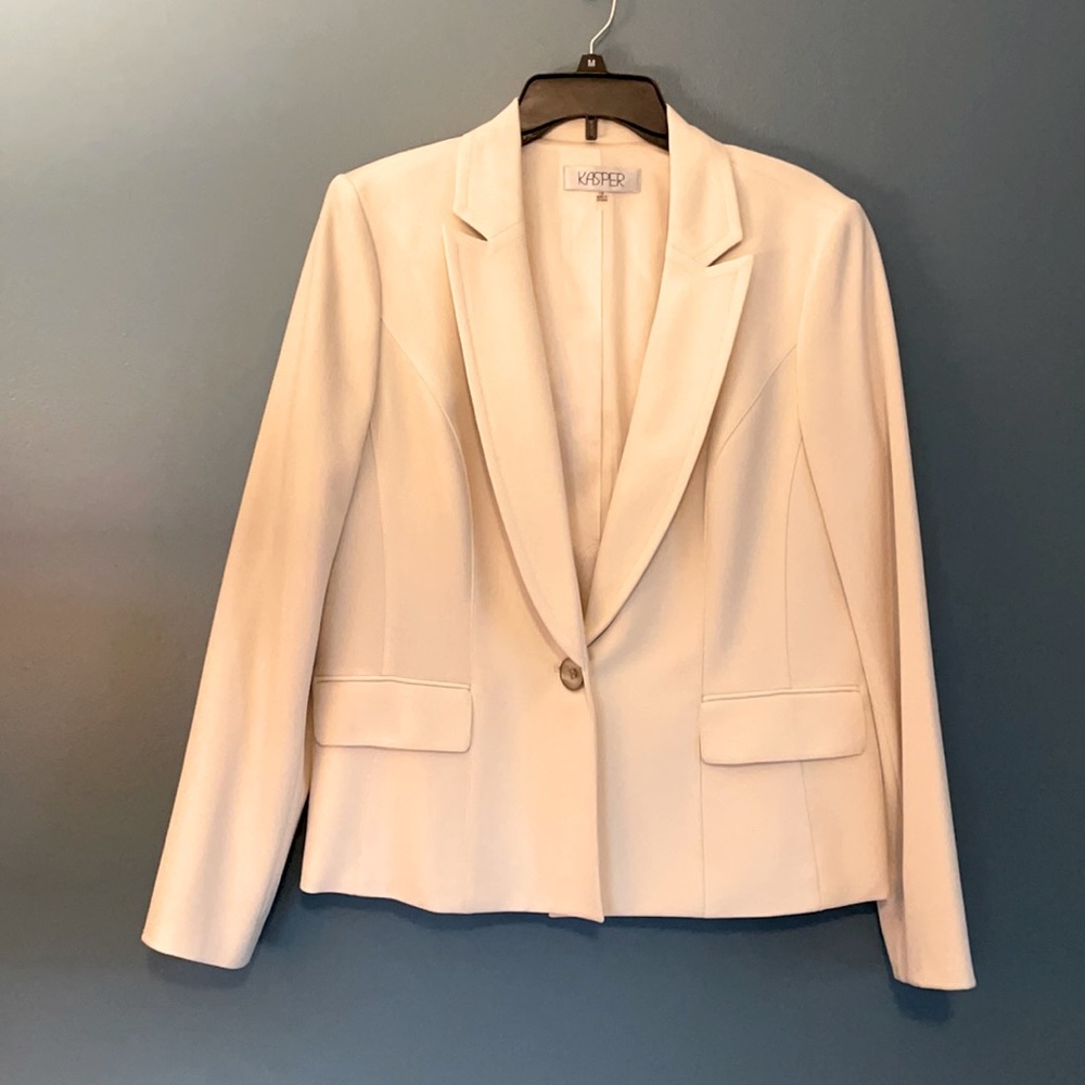 Jasper suit jacket, cream, great basic staple